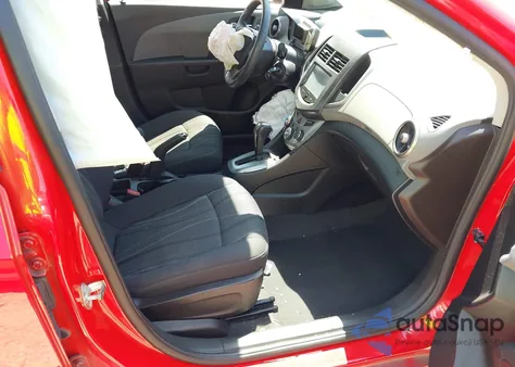 2015 Chevrolet Sonic Lt Auto из США, поврежденный, VIN 1G1JC5SH8F4104788